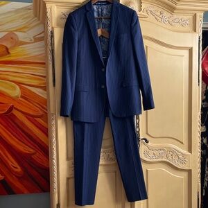 Elegant Navy Pinstripe Suit for Men